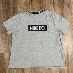Men’s Nike Tee